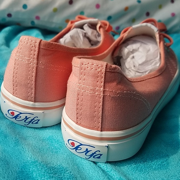 Slip On Canvas Shoes, Sz 8 - Picture 6 of 6